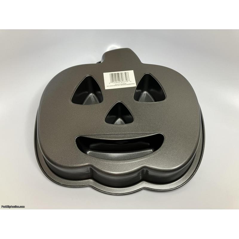 Wilton Jack-O-Lantern Cake Pan with Flutes